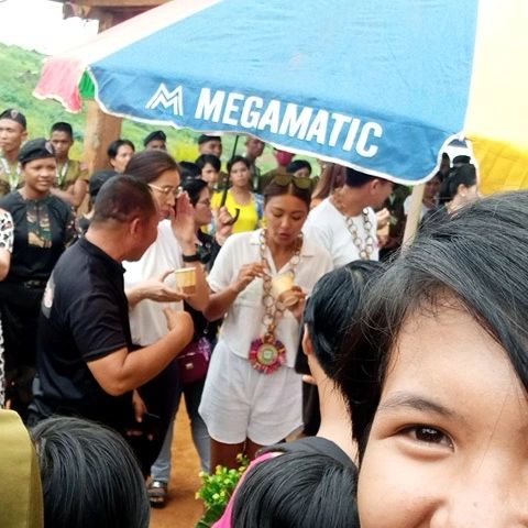 nadine__lustre's tweet photo. Hiii poo ate nadine Welcome to Kapihan ❤️

#inthehome #nadinelustre

📸: _ten.erong https://t.co/meOYEJTlZc