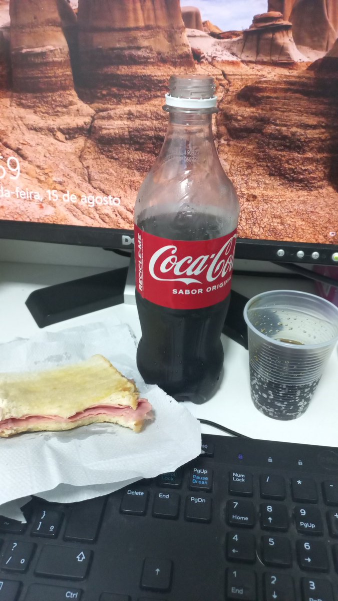 celle2715's tweet image. Segundou✌
Ressaquinha é lixoooo...
#BomDiaaaaaaa
