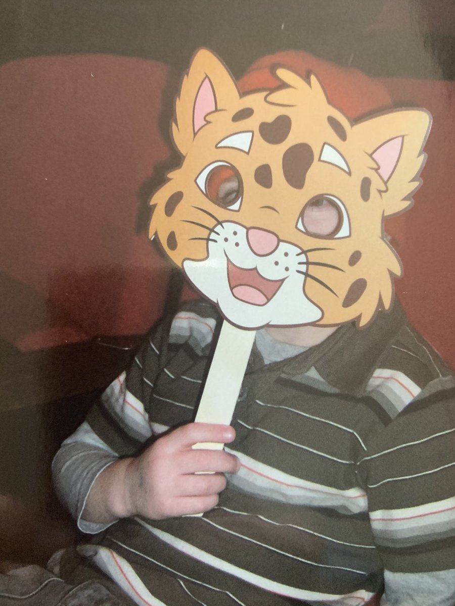 PromoJessi's tweet photo. @CrookeGavin Happy Bday, Tiger. You’re pretty great! 19th pic in the hat. https://t.co/5yD7WnRPhA