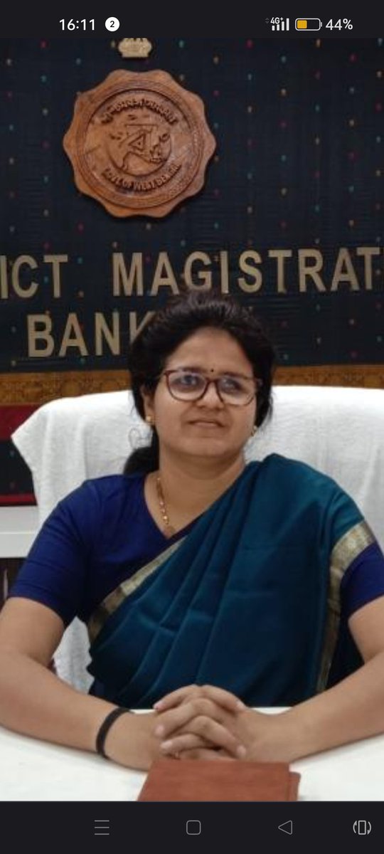 malaychoudhur16's tweet photo. District Magistrate of Bankura hosted Indian National flag up side down https://t.co/qYhfvIyR8h