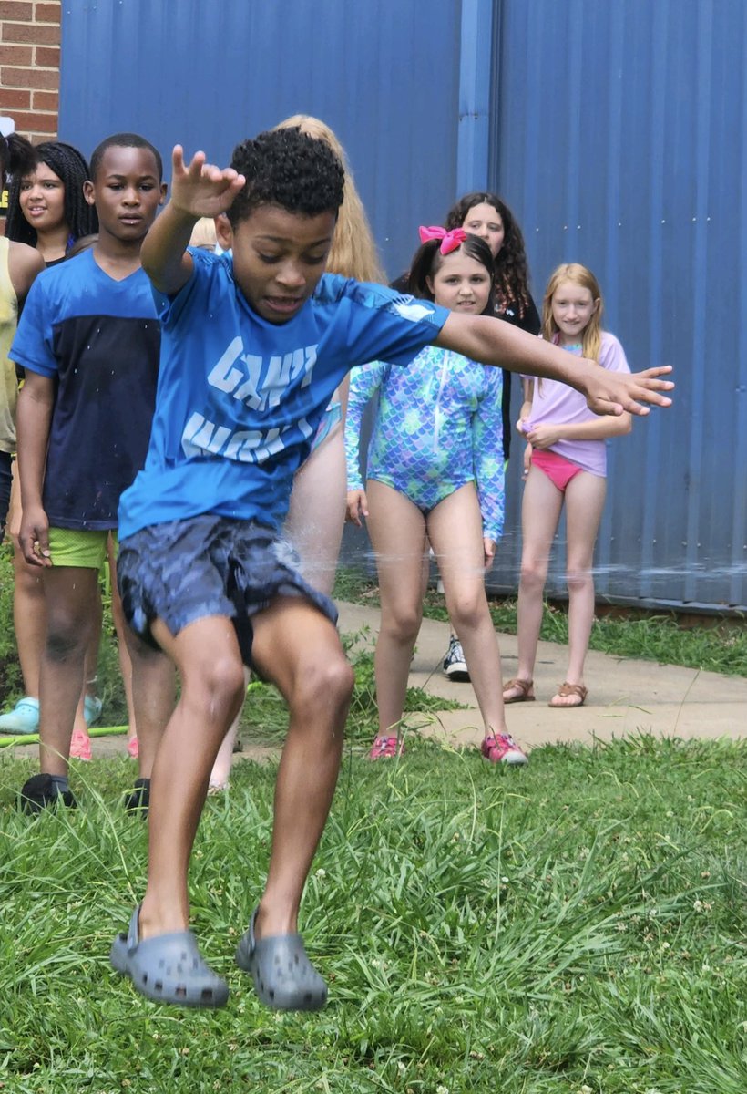 SMLGoodN's tweet image. Jumping into the school year! 
Wishing our Bedford Buddies the Best 🚌📚@BCPS_Education 
Happy Back to School Week!  
You are going to rock this year ⚡️

#ThankYou #BacktoSchool #SMLGN #NonProfit #bedfordcountyva