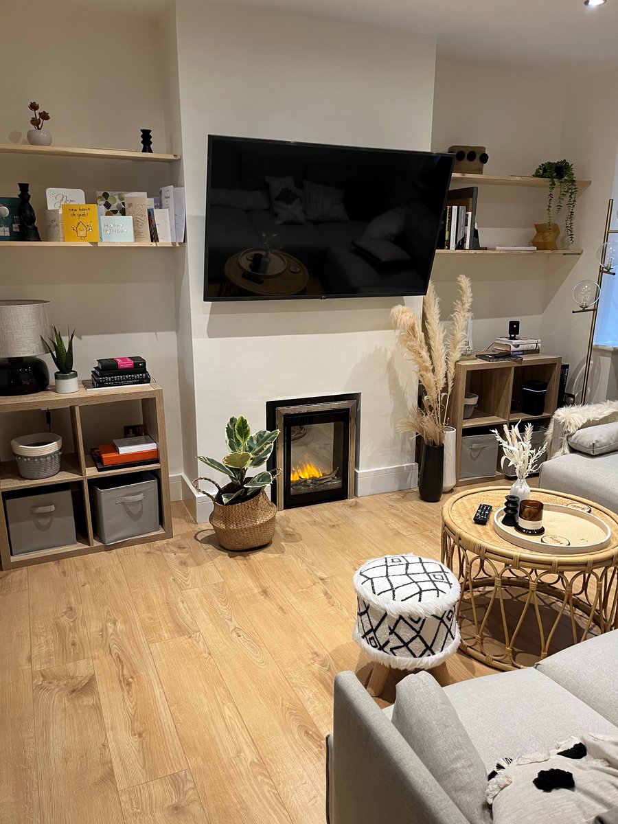 Evonicfires's tweet photo. Our Ev4i inset fire featured in the first episode of @Channel4 new series, Worst House on the Street, which aired on 2nd August and is available to watch on All 4.
#evonicfires #electricfires #electricfire #ev4i #insetfire #worsthouseonthestreet #channel4 #houseofphinda https://t.co/alh1k3doBZ