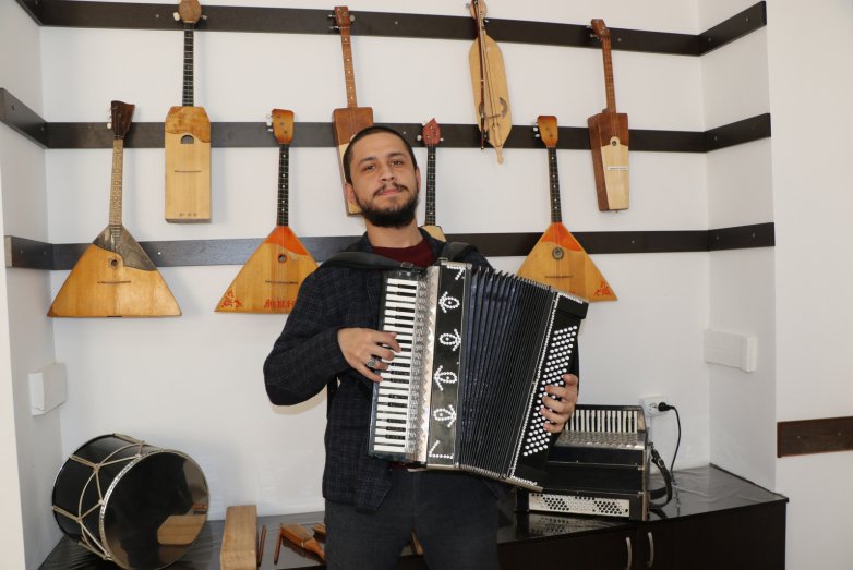 Sausruqo's tweet photo. #AbkhazInstruments 🎼
#AbazaInstruments 🎼
#CircassianInstruments 🎼
#OssetianInstruments 🎼
#ChechenInstruments 🎼
#IngushInstruments 🎼
#OssetianFolkInstruments 🎼
#CircassianFolkInstruments 🎼
#IngushFolkInstruments 🎼
#AbkhazFolkInstruments 🎼
#NorthCaucasianInstruments 🎼 https://t.co/woOMuptlKK