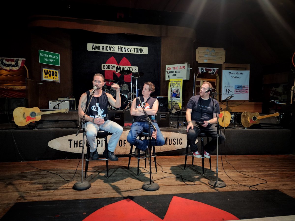 Gcrew_g's tweet photo. What a weekend with the G CREW! Woooow! LIVE at @BobbyMackey https://t.co/yckeSllNes