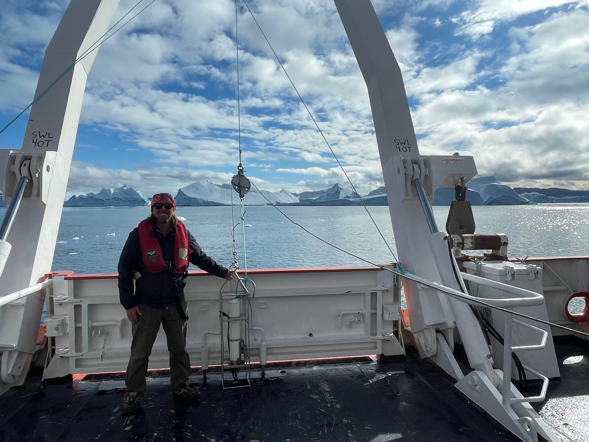 Quite a diverse international team onboard RV Sanna as we undertake some icy @Eurofleetsplus science:  🇬🇱 ship,🇲🇽 🇺🇸 🇬🇧 🇮🇹 🇩🇪scientists, working in 🇨🇳 🇺🇸 🇮🇹 🇩🇪 collecting samples for 🇬🇧 🇫🇷 🇩🇪 🇨🇳 🇺🇸 labs, funded by 🇪🇺 🇨🇳  🇬🇱 .