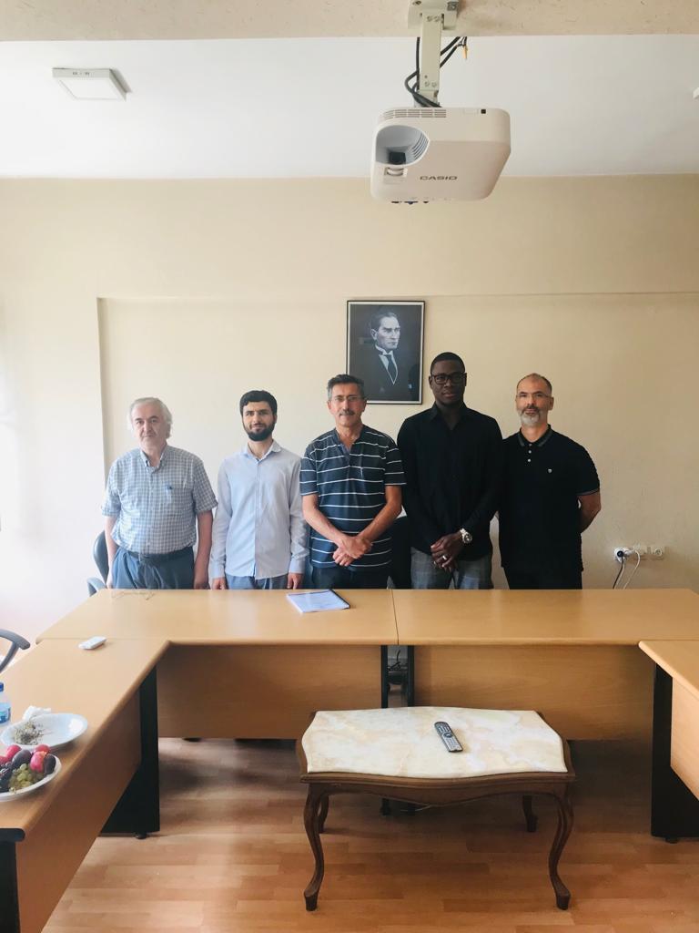 yunus_apaydin's tweet photo. Üç yüksek lisans tezi. Hayırlı olsun 
1) Zakariya Boubekri (Fas), Taha Abdurrahman'ın Fıkıh ve Fıkıh usulüne dair görüşleri. 
2) Vessaly Yave Diomande, İbnu'l-Kasım'ın İmam Malik'e Muhalefet ettiğ Konular ve Gerekçeleri
3) Mahmut Göksun, Fukahaya Göre Tedavinin Hükmü https://t.co/6u4iNXX7rW