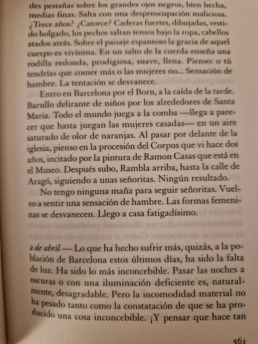 srdeserrano's tweet photo. "Lo que ha hecho sufrir más, quizás, a la población de Barcelona estos últimos días, ha sido la falta de luz" #CuadernoGris #QuadernGris #JosepPla #todoestaenloslibros @FJosepPla https://t.co/i470Tkqxm7