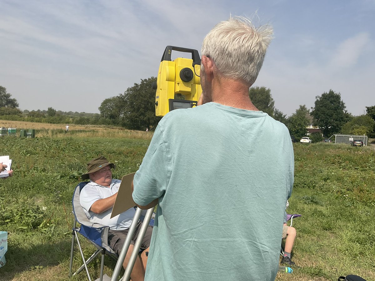 JKcomarc's tweet image. Hot work doing the landscape survey with Howdenshire Archaeological Society on the moat site in Hook today!