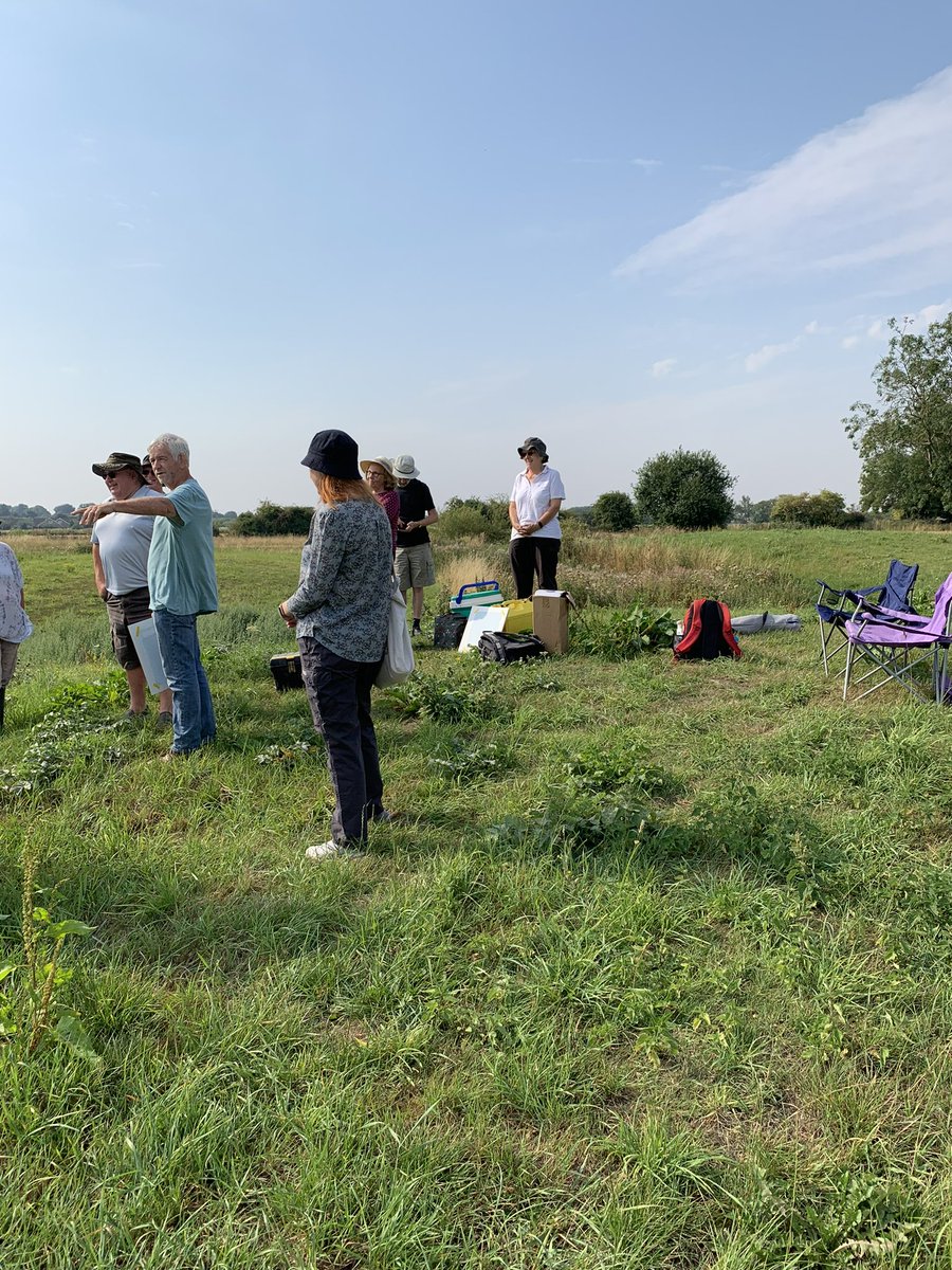 JKcomarc's tweet image. Hot work doing the landscape survey with Howdenshire Archaeological Society on the moat site in Hook today!