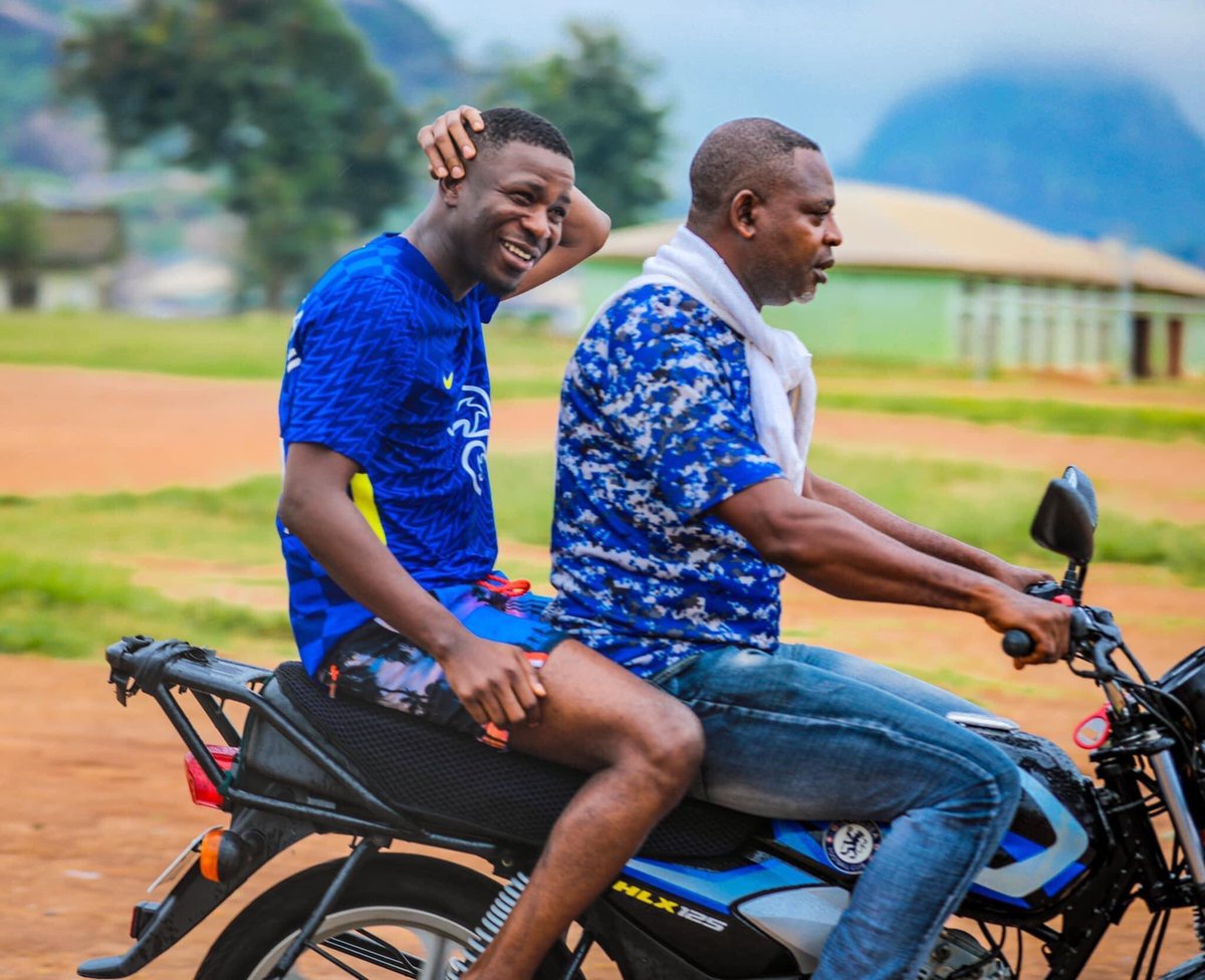BrosYomi's tweet photo. Abeg if you see @SmallAlhaji_ help me squeeze small change for him hand, the guy don try Abeg . Cc: @tipsyenupo @YemieFash #idanre #ifedore #ondostate #akure https://t.co/19IgFkpeHI