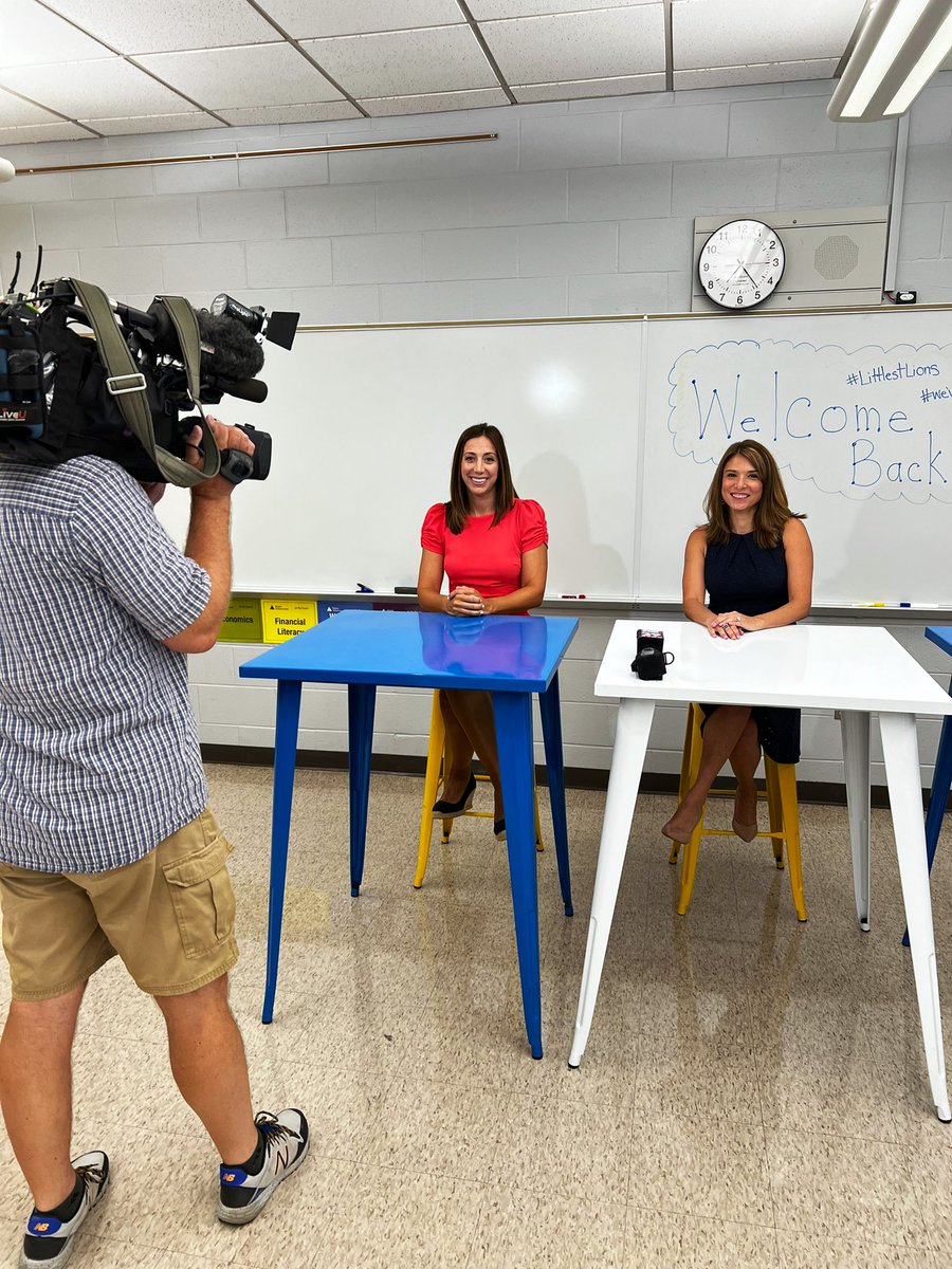 mrrichcurtis's tweet photo. Im Fired Up!! @FOX29philly this morning it’s #BackToSchool with a live teacher, admin, and superintendent panel taking your questions and putting your mind at ease!  All morning let me here your questions #fox29goodday or reply to this tweet! https://t.co/r0IDRzXAgm