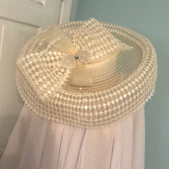 reneh766's tweet photo. So good I had to share! Check out all the items I'm loving on @Poshmarkapp from @julietarod1 @myLifeisMusic03 #poshmark #fashion #style #shopmycloset #arizonajeancompany #msdivine #simplecreatures: https://t.co/ZAno4LWV42 https://t.co/QmiJQ8wPDS