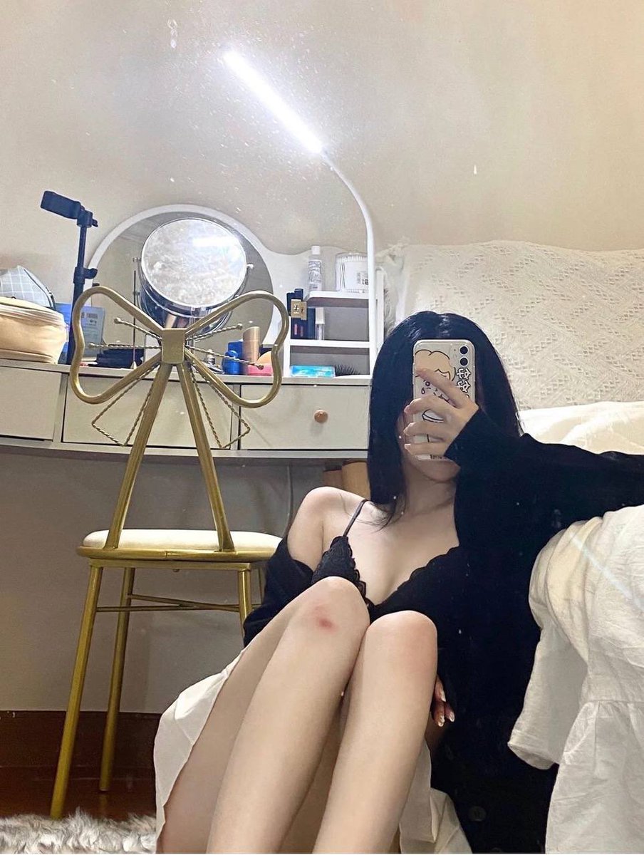 xenW11's tweet photo. #寂寞 #夜晚 需要一个人….概括了所有🙈 https://t.co/KCwMpfqJuo