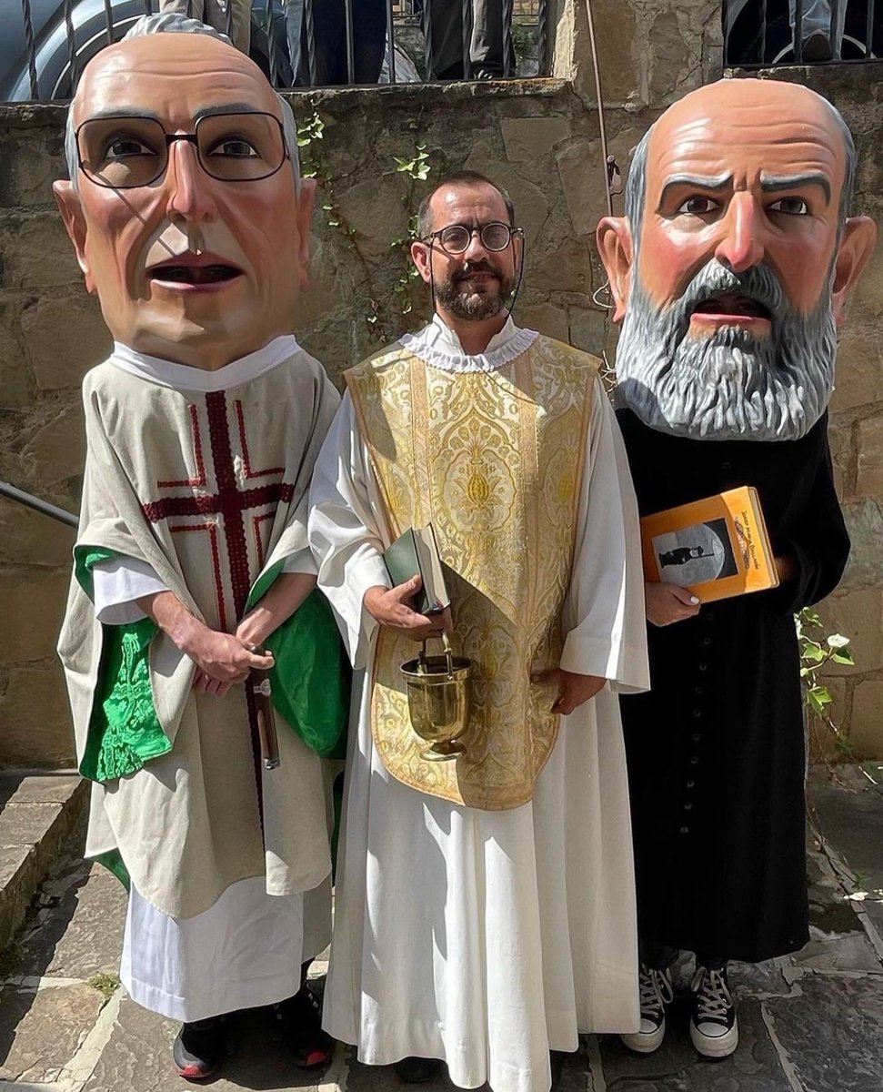 XaviVidi's tweet photo. L’Església que volem, l’#Esglesia ha de ser propera. #MossenBallarin #MossènRamon (#MossenTronxo) i #MossenPau, tots molt escoltats i estimats a #Gosol i arreu. https://t.co/vz1DngvRl1