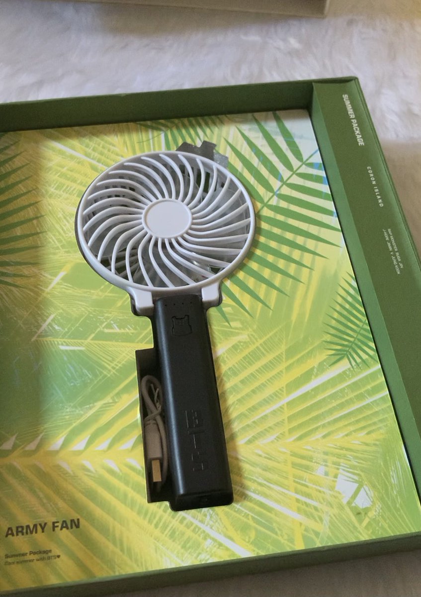 jintaecart's tweet photo. wts lfb ph

BTS SUMMER PACKAGE 2017 IN CORON, PALAWAN 
- unsealed
- official 
- complete inclusions 
- with Jin selfie book 
- onhand 
- rfs: need funds

3,500 | PAYO or DOP

reply “mine” or DM me :)

🏷 jin full set bts photocard dvd pc seokjin jungkook taehyung album https://t.co/AwVLIrgiDZ