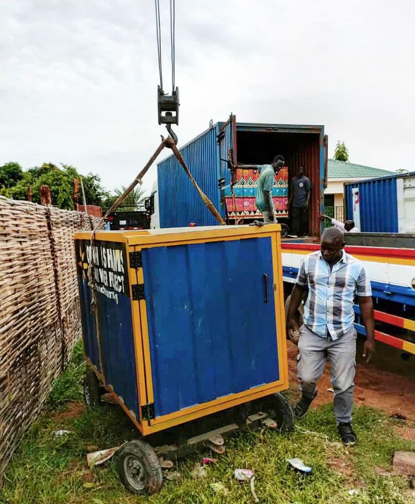 bondheshamsinc's tweet photo. 3 OASIS Boxes have arrived South Sudan and given us big #mondayvibes 👏🏽 Special thanks to @waterisbasic at the receiving end. 👌🏼🤝🏽

Support our work at: https://t.co/GuYtEaFwd2

#cleanwater #cleanwaterforall #OASISBox #BondhEShams https://t.co/22lIZ2baIj