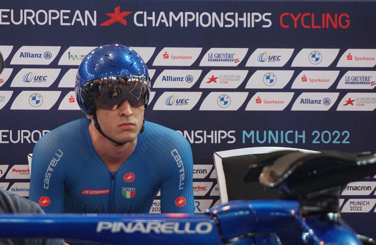 Europei Ciclismo // qualifiche km: record italiano di Matteo Bianchi, primo italiano a scendere sotto il minuto sulla distanza 59"661 🇮🇹

#munich22 #EuroTrack22