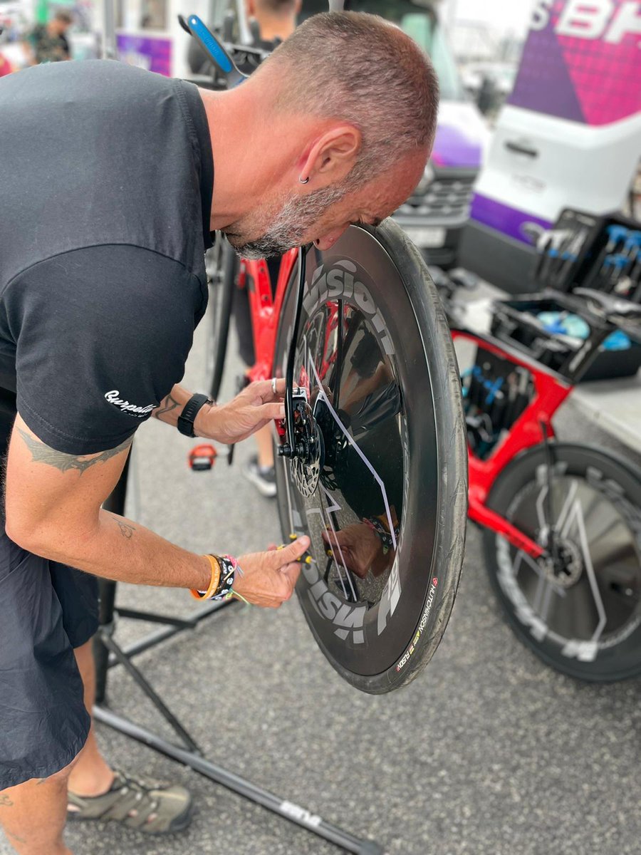 Burgos Burpellet BH (@burgosbh) on Twitter photo #VoltaPortugal 🇵🇹
⏱️ Horarios CRI (hora 🇪🇦)
16:21 <a href="/PelegriOscar/">Oscar Pelegrí</a>
16:34 <a href="/AlexMolenaar1/">Alex Molenaar</a>
16:38 <a href="/m_aparicio23/">MARIO APARICIO</a>
16:40 <a href="/juanichupetillo/">Juan Antonio López-Cozar Jaimez ''Chupe''</a>
17:14 <a href="/VicLangellotti/">Victor Langellotti</a>
17:20 @adria_moreno #VoltaPortugal 🇵🇹
⏱️ Horarios CRI (hora 🇪🇦)
16:21 <a href="/PelegriOscar/">Oscar Pelegrí</a>
16:34 <a href="/AlexMolenaar1/">Alex Molenaar</a>
16:38 <a href="/m_aparicio23/">MARIO APARICIO</a>
16:40 <a href="/juanichupetillo/">Juan Antonio López-Cozar Jaimez ''Chupe''</a>
17:14 <a href="/VicLangellotti/">Victor Langellotti</a>
17:20 @adria_moreno