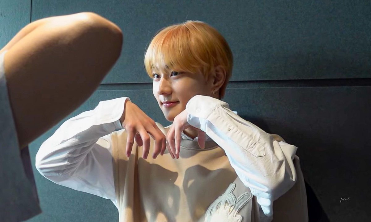 focaljungwon's tweet photo. blond jungwon🫶🏻 https://t.co/a54KBcuOXd