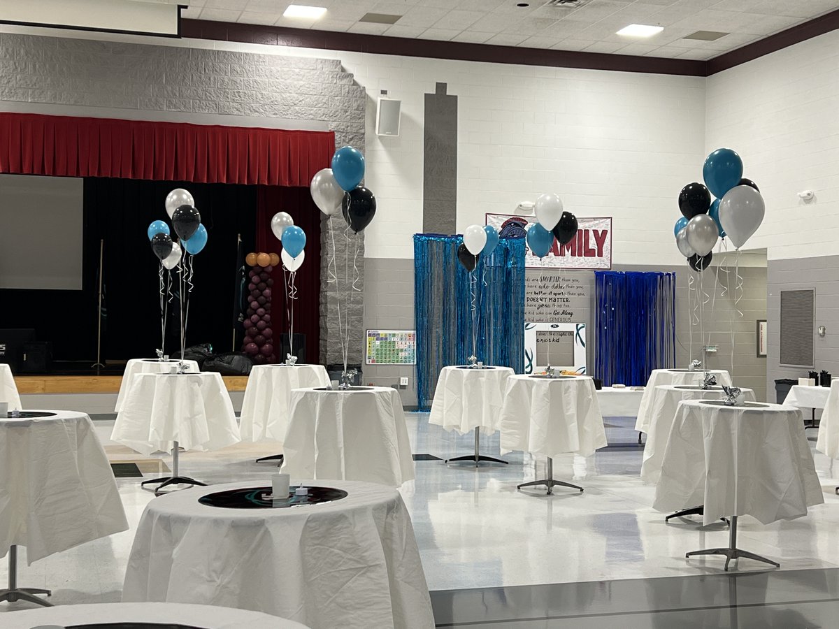 School_D15's tweet photo. We are ready for all of our staff to arrive!!! Opening Day 2022, here we come! #d15rocks https://t.co/bkTTqtJetf