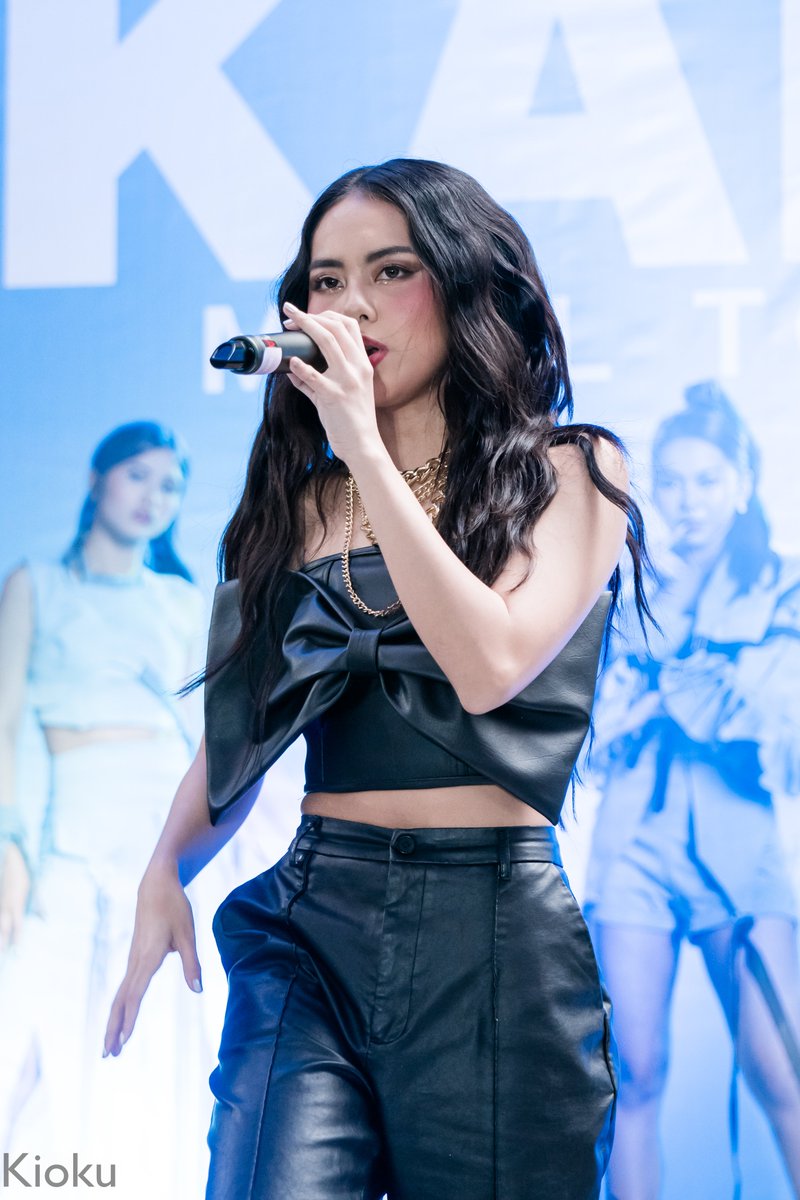 haruhiyuu's tweet photo. [2022.08.14] KAIA Sophia
「 KAIA Mall Tour - SM Imus 」

Our ace! 🦊

KAIA AT SM IMUS
#KAIAMallTour #KAIA #KAIA_SOPHIA 
@KAIA_Members @KAIAOfficialPH https://t.co/TUHvqr1AXT