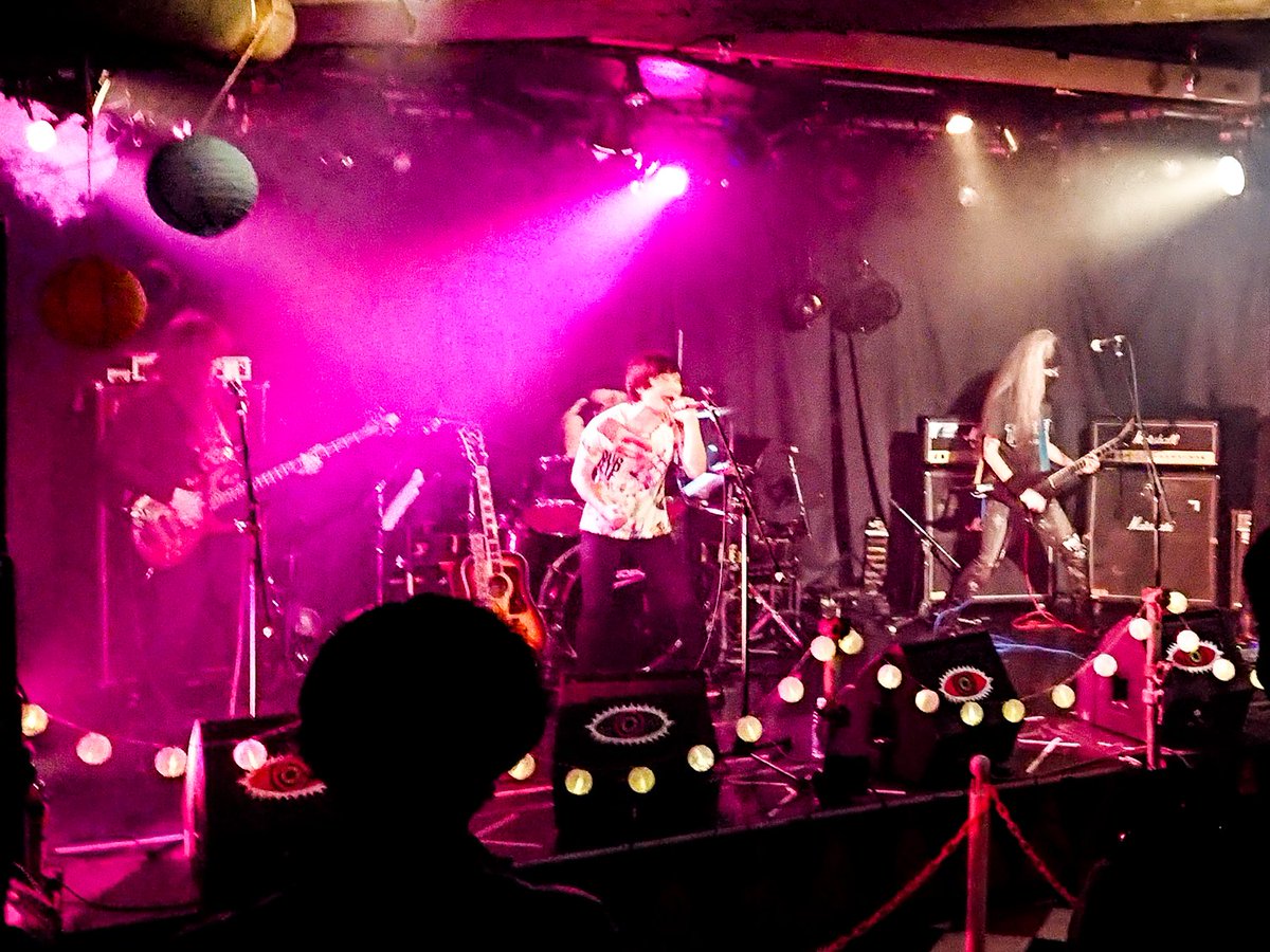 seiraine's tweet photo. Whippさんと砂智子さんのLiveを観に池袋手刀に。砂智子さんのすごい世界観とWhippさんのギターを堪能しました。ご年齢にビックリ。新たなる目標ができました。急用ができてしまって離脱しましたのでご挨拶出来なくてすみません。また改めてご挨拶いたします。

#madew
#池袋手刀
#Whipp https://t.co/npjWYD0fqo