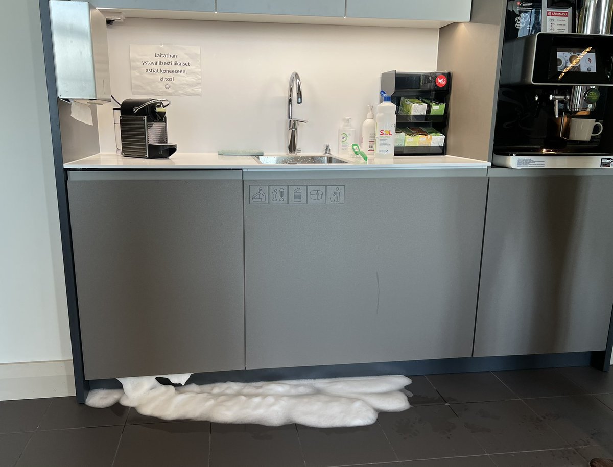 If your goal is to leave an unforgettable impression to your new colleagues, use dishwashing liquid in the washing machine. In larger quantities it makes a great foam party. #offtoagoodstart #sorry <a href="/Ulkoministerio/">MFA Finland 🇫🇮</a>