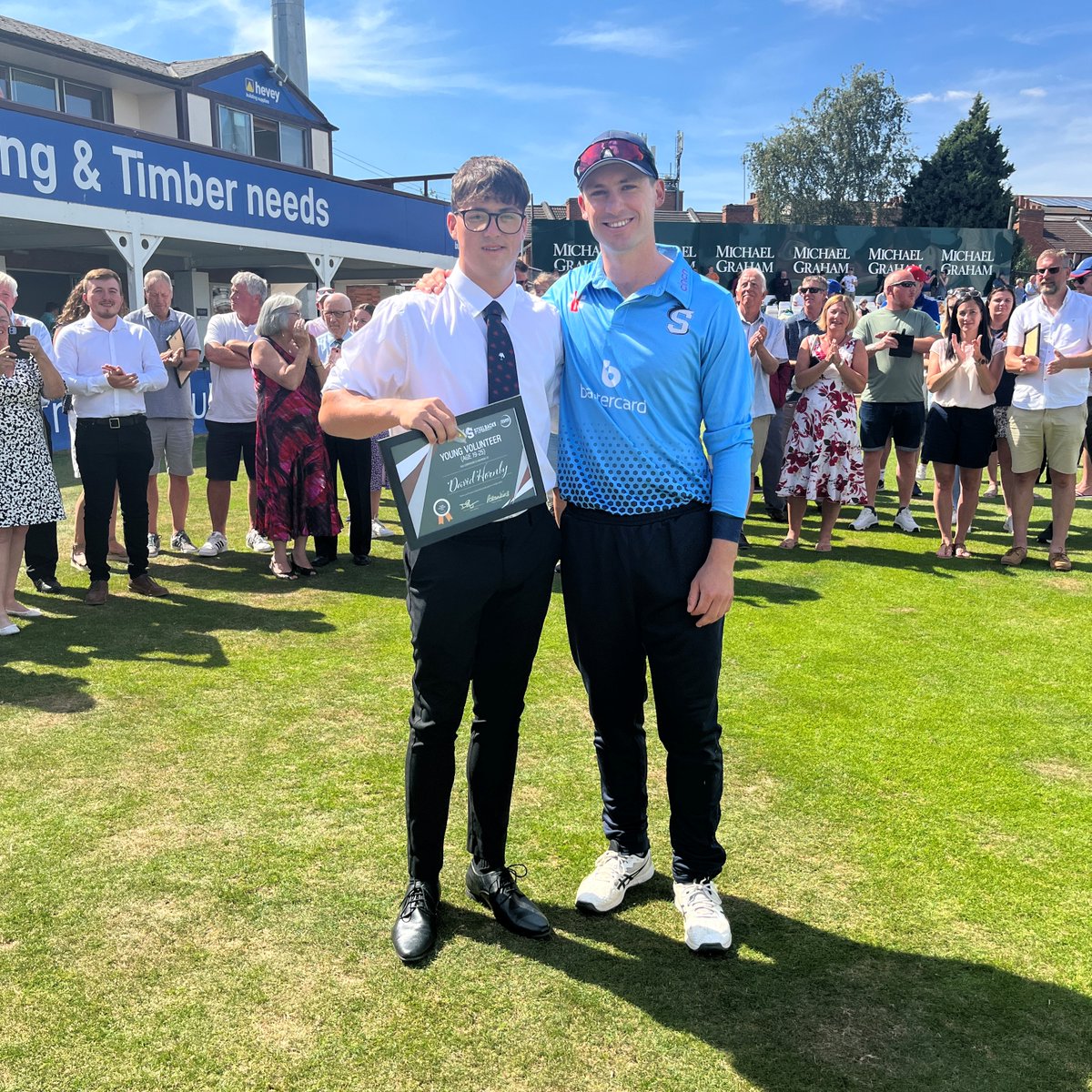 SteelbacksF's tweet photo. 🎉 A huge 𝙘𝙤𝙣𝙜𝙧𝙖𝙩𝙪𝙡𝙖𝙩𝙞𝙤𝙣𝙨 to the 3 winners in the Young Volunteer category at the 2022 OSCAs!

🏃‍♀️ Iris Kirk
🏃‍♂️ David Hornby
🏃‍♀️ Hannah McDade

👀 Read more about their achievements &amp; all other awards  👉 https://t.co/hCXQvpww9P https://t.co/9bmfsIApA6