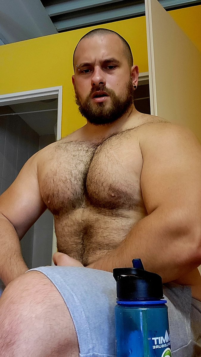 Frantiekibrni1's tweet photo. After gym 🐽🐻 https://t.co/L8RGb7L9v3