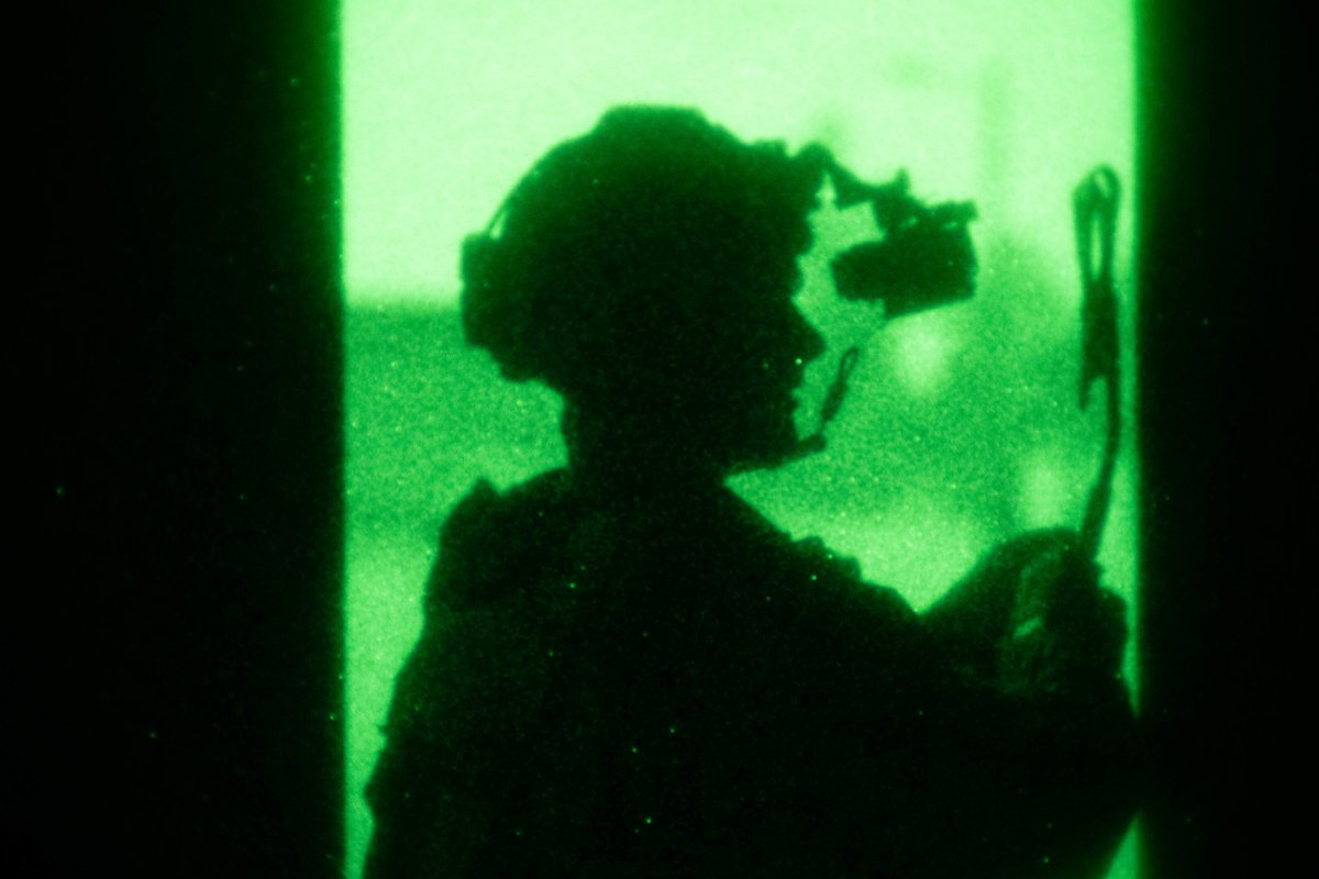 MARFORCOM's tweet photo. U.S. #Marines w/ @2dMarDiv patrol during #BoldQuest in #Georgia. Bold Quest is a joint #exercise where #nations & services sharpen their skills to link sensors to shooters across air, land, sea, space, & cyberspace.
#WeHaveTheWatch #HomelandDefense #EveryDomain #JointForce https://t.co/BmhpFREFEo