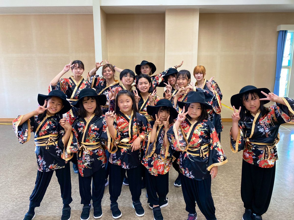 jastkids's tweet photo. 江別納涼コミセン夏祭り！
地元江別のお祭り🪅
舞台の上で、照明の下で。。
ダンスショーケース💃
ご来場頂きありがとうございました！
楽しかった〜✨⤴︎⤴︎
主催者の皆様お疲れ様でした！ありがとうございました😊
#江別　#ダンスサークル　#夏祭り　＃江別ダンスサークル　#江別コミセン https://t.co/uejS93tgC0