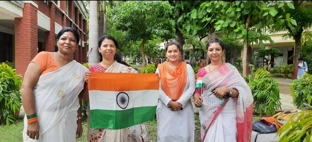 APSenCollegeNS2's tweet photo. एपी सेन मेमोरियल गर्ल्स डिग्री कॉलेज की ओर से आप सभी को आजादी के 75 वर्ष पूर्ण होने की बहुत शुभकामनाएं। आइए हम सब मिलकर यह प्रण करें कि अगले 25 वर्षों में हम भारत को एक पूर्ण विकसित, शांतिपूर्ण राष्ट्र बनाने में अपना हर संभव योगदान देंगे। 
जय हिंद ,जय भारत। https://t.co/IYjGe84rnX