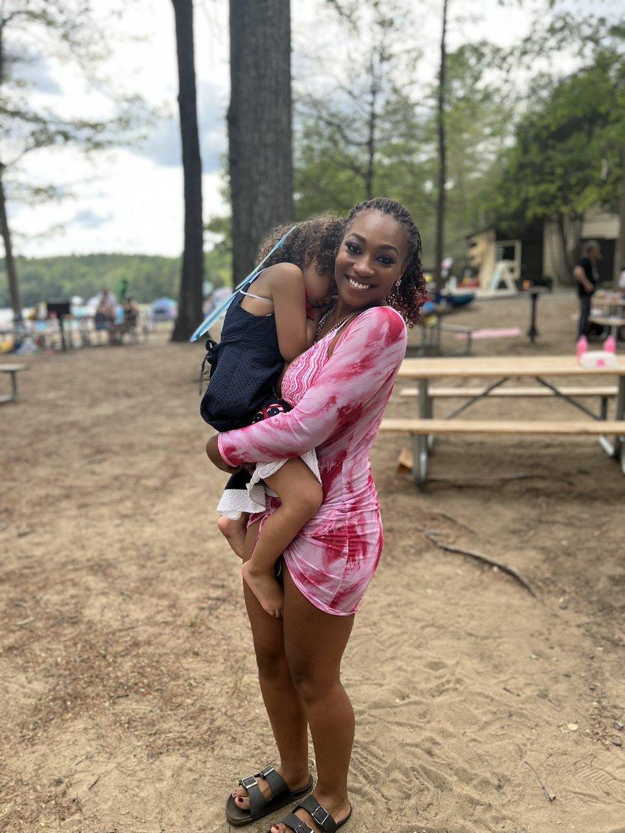 BeautiesGalaxy's tweet photo. Pretty sure I never uploaded this picture. This was such a fun summer day ! I hope everyone who sees this has an amazing day & knows they are beautiful! Thank you for all the support 💕✨ #melaninbeauties #mua #motherhood #mommydutties #themom #IndependenceDay #motd #beachvibes https://t.co/RdQ4SwkScT