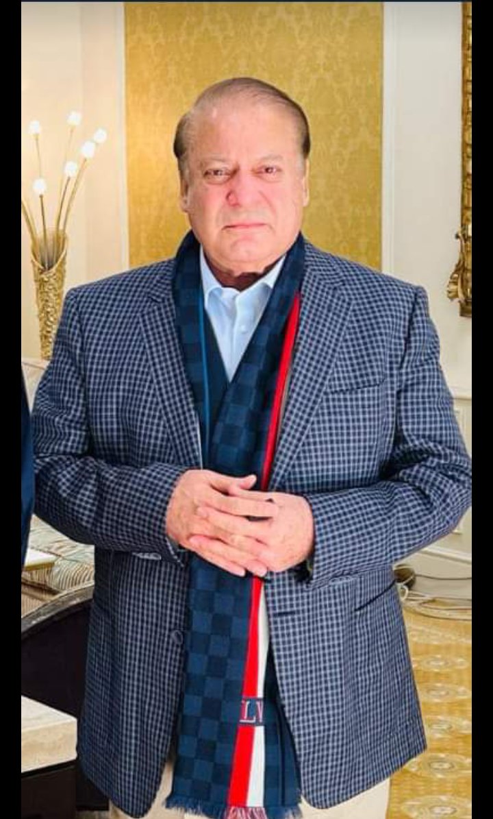 RazaGujjar_1's tweet photo. میاں محمد نواز شریف نے جب 1998 میں ایٹمی دھماکے کئے اس وقت پنڈی کا شیدا ٹلی دبئی فرار ہو گیا تھا اور اب قائد میاں  محمد نواز شریف نے واپسی کی تیاری کر لی ہے اور شیداٹلی فرار https://t.co/u5nsofuFQK