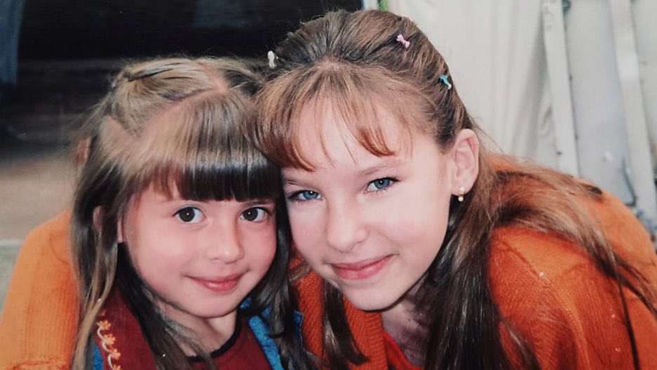 danielaaedo_of's tweet photo. Es cumpleaños de una persona muy especial 🎂💕Me acuerdo cuando me tomaba de la mano como hermanita menor cuando entré a Televisa, cuando escuchaba sus discos en la secundaria y ahora sigue siendo una reina 👑 ¡Feliz cumple, Beli! @belindapop https://t.co/FjkAjw16fK