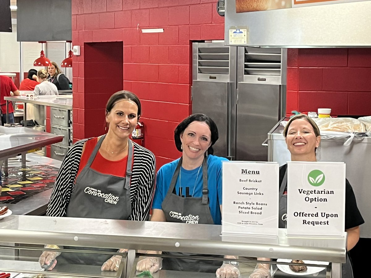 DavissonDustin's tweet photo. So thankful for the leaders of @cisdnews ! Selfless servers! https://t.co/qWm9sDUAw7