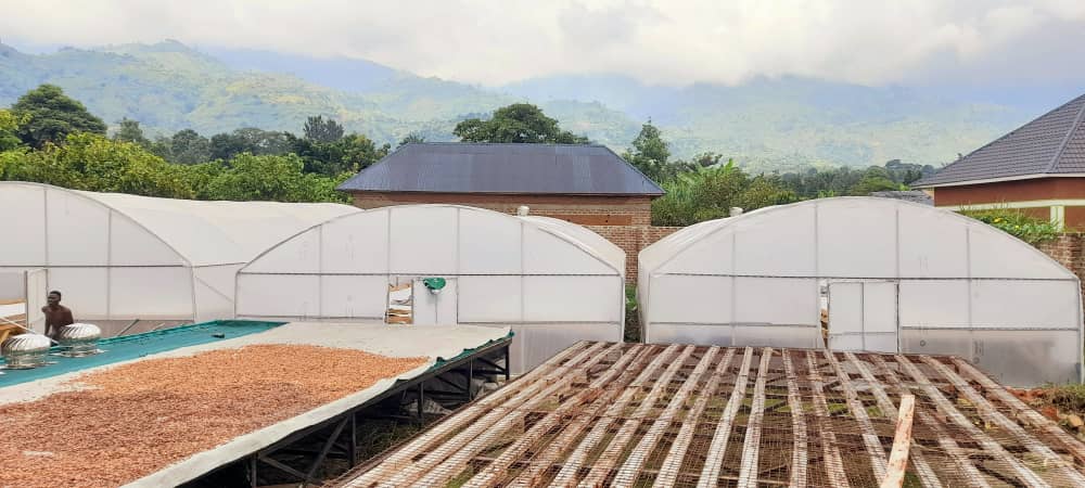 robinsonnakwasa's tweet photo. Meet The Farmers Guide, 1 of the youth led initiatives supported by @rikolto under its #GenerationFood program aimed at empowering youths in #agribusiness to co-create & innovate to +ly impact #FoodSystems .
Design & installation of solar driers in Ug
-geofreyoluka22@gmail.com https://t.co/zUR3tI1EtZ