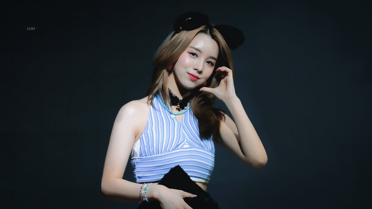 ldd_49's tweet photo. 220813

너무너무깜찍캣...

#우아 #루시 #김다은 #wooah #lucy https://t.co/2zfahGAQbJ