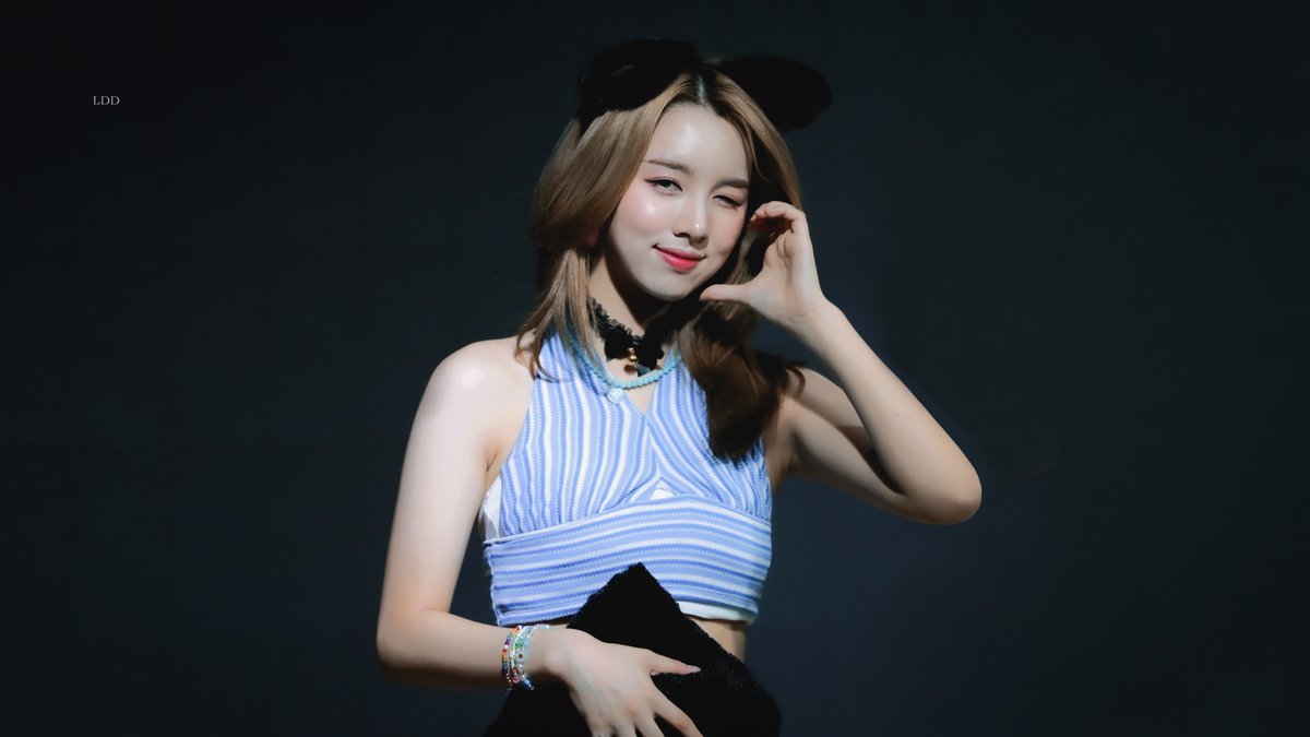 ldd_49's tweet photo. 220813

너무너무깜찍캣...

#우아 #루시 #김다은 #wooah #lucy https://t.co/2zfahGAQbJ