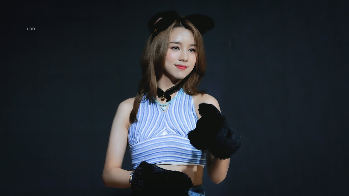 ldd_49's tweet photo. 220813

너무너무깜찍캣...

#우아 #루시 #김다은 #wooah #lucy https://t.co/2zfahGAQbJ