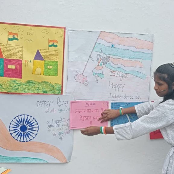 VigyanF's tweet photo. On the eve of #IndependenceDay2022
,The flag hoisting ceremony led by Vigyan Foundation with Teachers&amp; children. Cultural programs, Speeches, Dance,Songs etc presented by children.
Let's protect the peace,diversity, harmony&amp; unity of our great nation. #IndiaAt75 #HarGharTiranga https://t.co/CKc3JJ7k4A