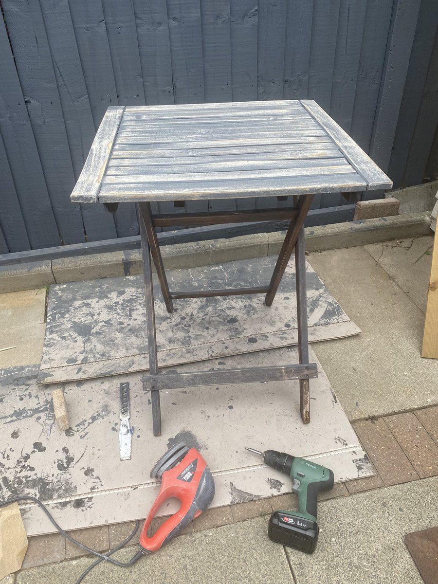 acserrao76's tweet photo. ♿️ This evening #DIYW ‘do it your way’ is repairing an outside table with a few planks loose. Using @BoschUK drill to tighten some screws.
The @BLACKANDDECKER sander will help get rid of splinters. Use tools that aren’t too heavy and feel comfortable to grip #Arthritis #EDS https://t.co/qNVl4tHqv5