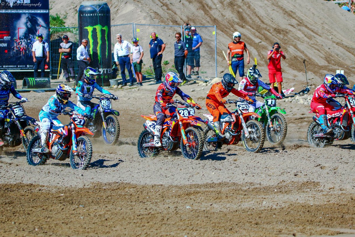 Kihis1's tweet photo. Eilen #Hyvinkää llä maailman parhaimmat crossarit #MXGP #EMX250 #MX125 #canonphotographer https://t.co/yxOrAovg9W