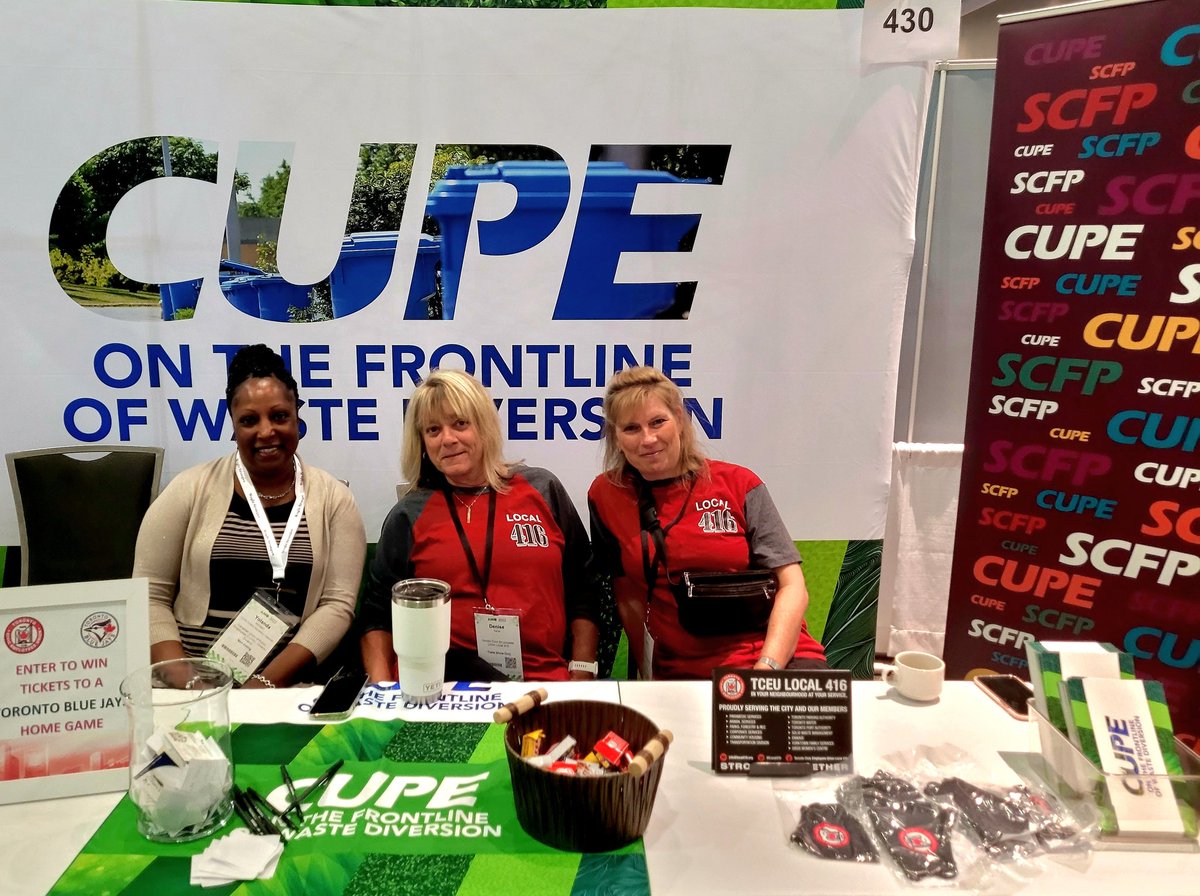 FredHahnCUPE's tweet photo. Proud to represent Municipal Workers from @CUPEOntario as they recieve an Honour Roll Award at @AMOPolicy #AMO2022 - with friends from @OPSEUAmbDiv @OPSEU as well as @Local416 https://t.co/VUDBhDFL7V