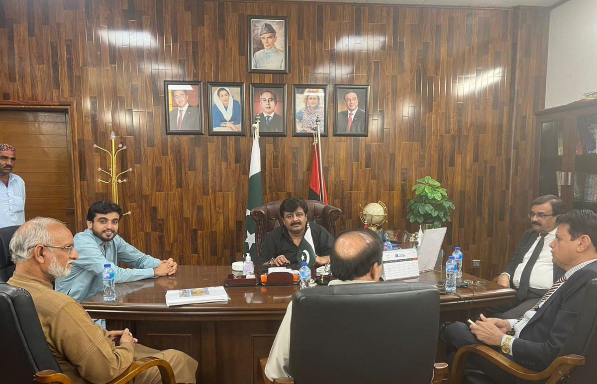 Asad_Sikandar20's tweet photo. President PSF Sindh Mansoor Shahani meeting with Education minster Sindh Mr Sardar Shah.
Secretary Education Nazeer Leghari was also there.
#RisingSPSF
#DisttNF
#TalukaNF
@psfmansoor
@AbrarHu97692637 https://t.co/TnFERtLVrT