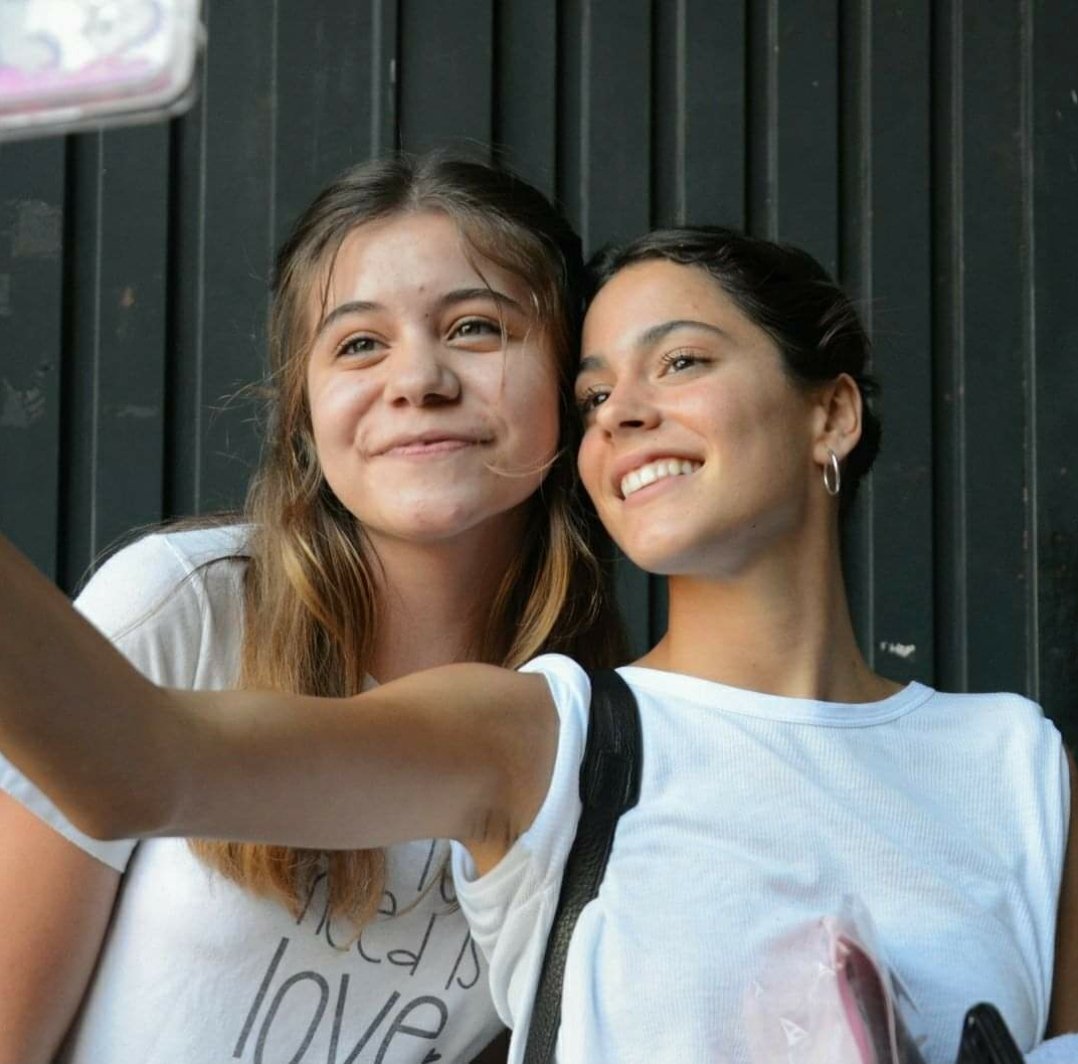 hottiemrtina's tweet photo. crecimos juntas❤️‍🩹 @TiniStoessel https://t.co/GEuu52sbhR