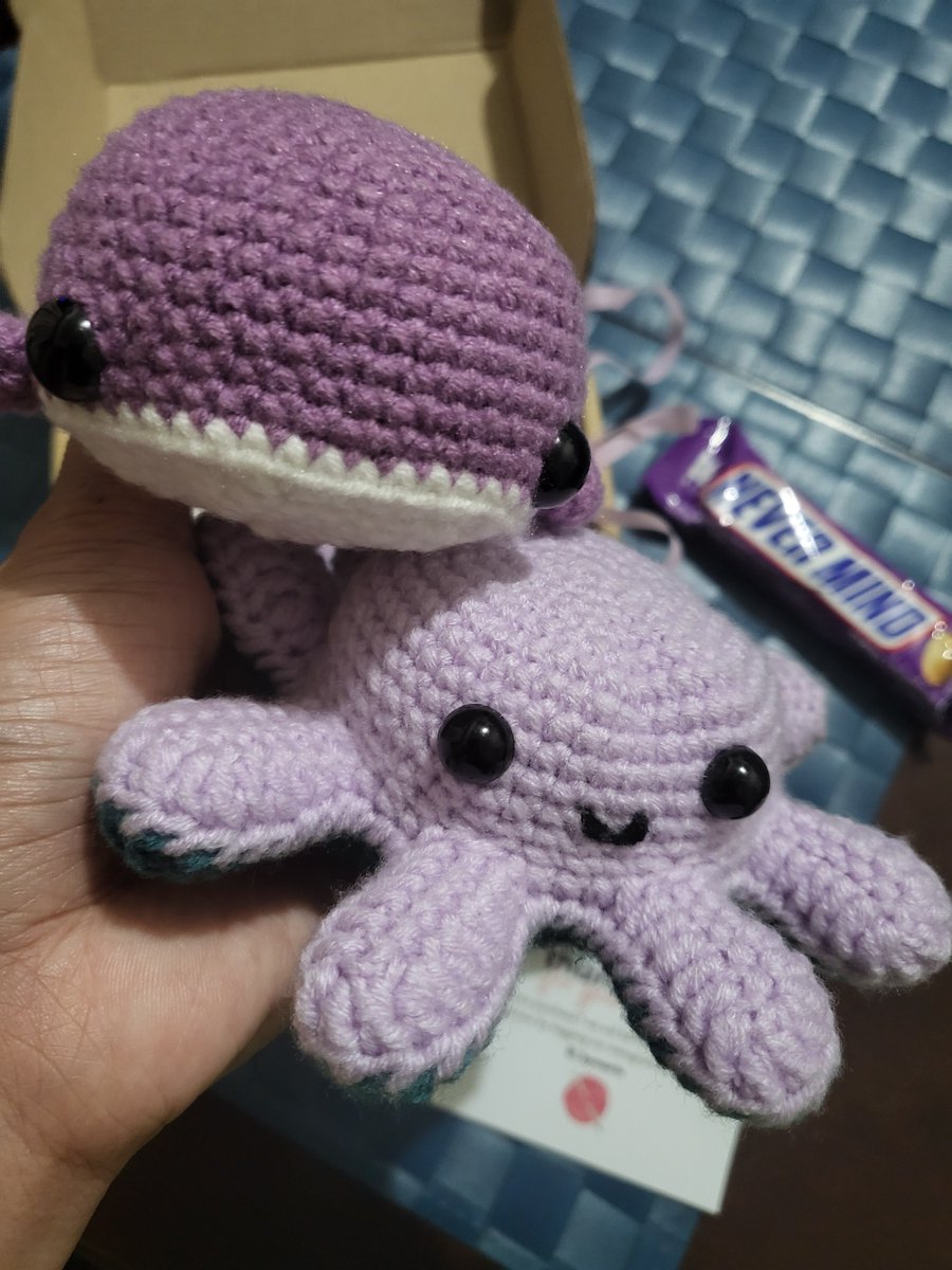 sari_gloss's tweet photo. It aint my sissy @bulan_tala if the gift is not well-thought. Thank you sissy. I wish I could have even an ounce of your huge, thoughtful heart. Love you. Everyday, I thank the borahae thread for leading me to you. #PurpleThread https://t.co/3EcGl4y3DQ