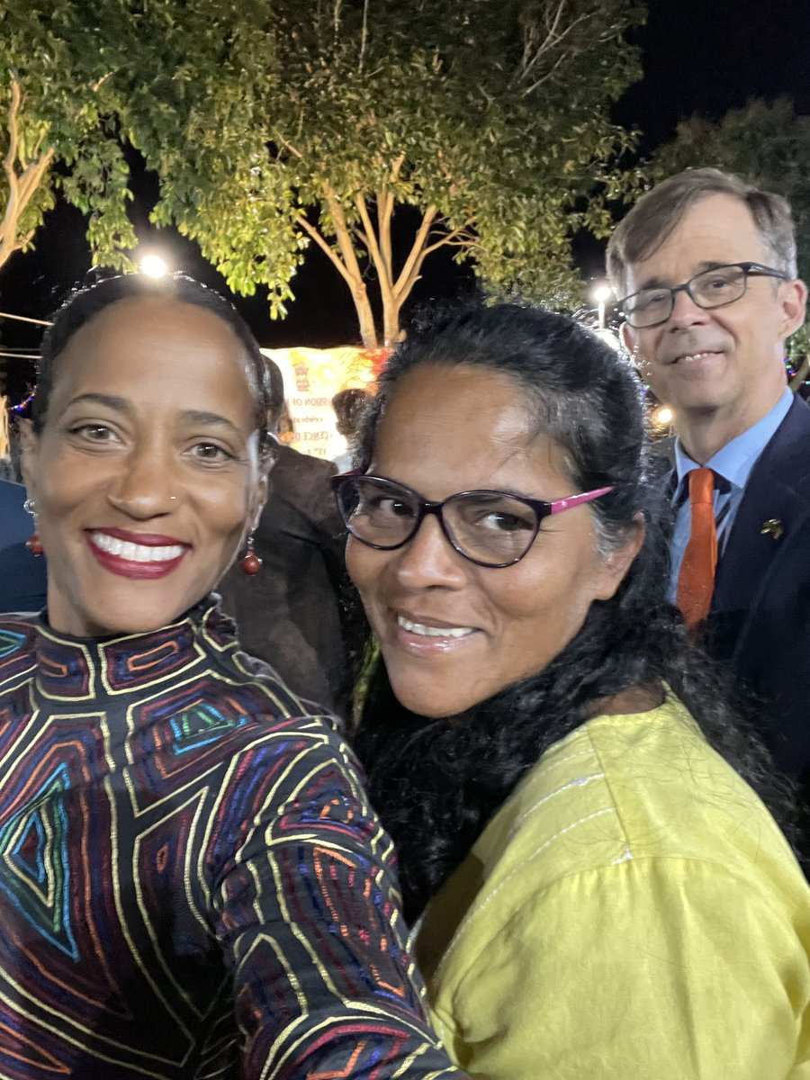 irisphotos's tweet photo. Happy to celebrate #IndependenceDayIndia #2022 in #Mozambique with @BebasKitchen and my favorite @USAmbMoz while wearing @RahulMishra_7 of course! https://t.co/2mht47iRoc