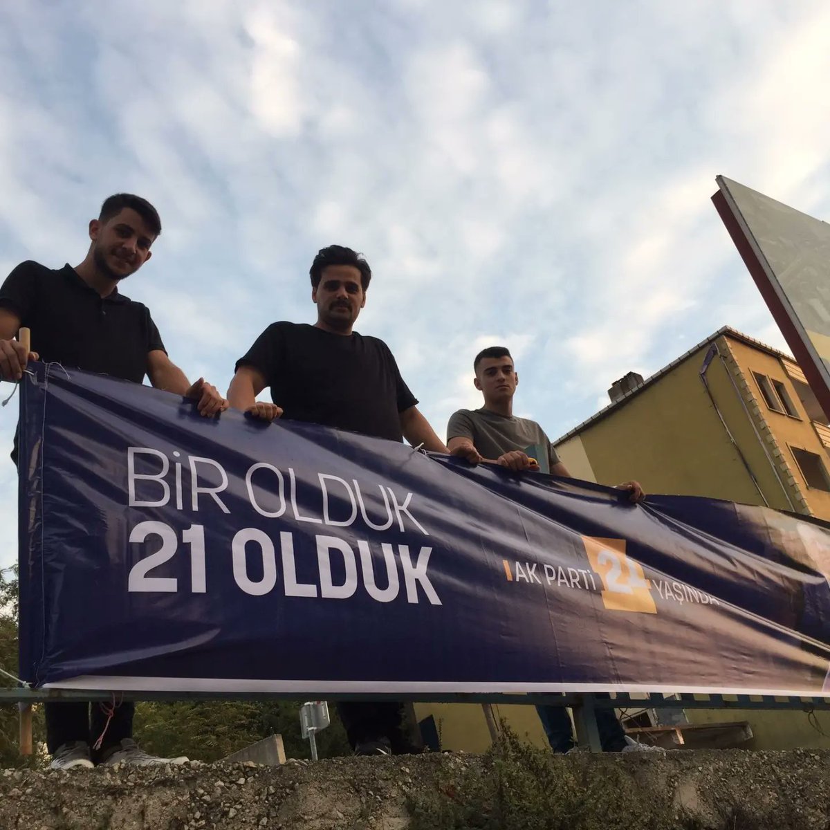 Esenler Mahallesi olarak mahallemizin dört bir yanına pankartlarımızı astık