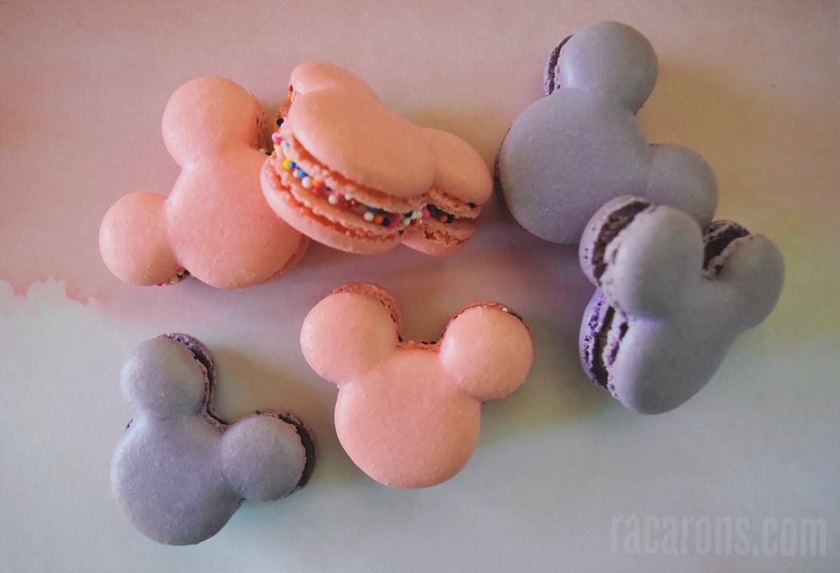 racarons's tweet photo. On Mondays, we eat Mickey macarons! ✨️ https://t.co/26fxCUqL5N